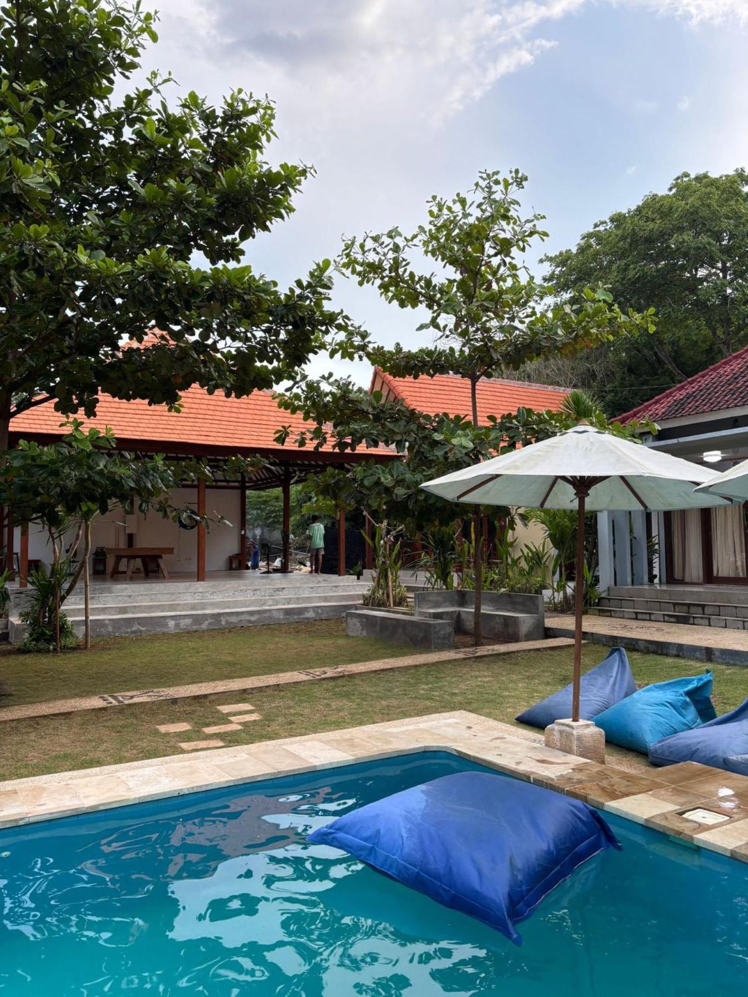 Castaway Island Hostel Нуса-Лембонган Екстер'єр фото