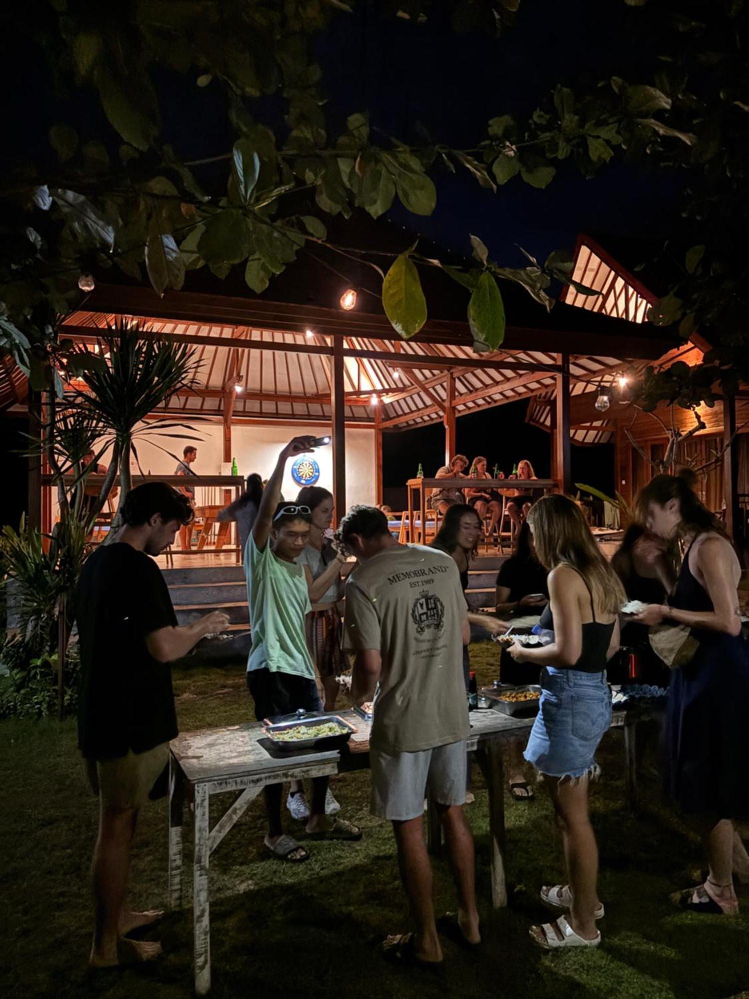 Castaway Island Hostel Нуса-Лембонган Екстер'єр фото